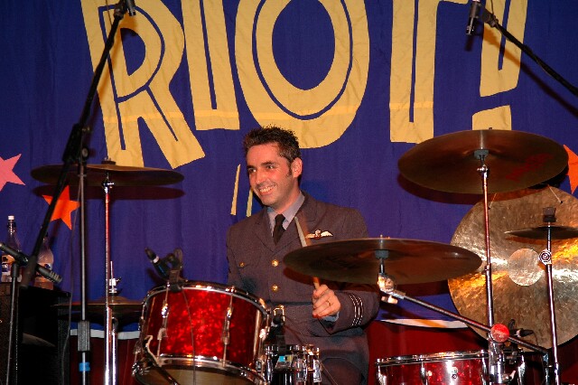 min 2006 11 24 riot 134